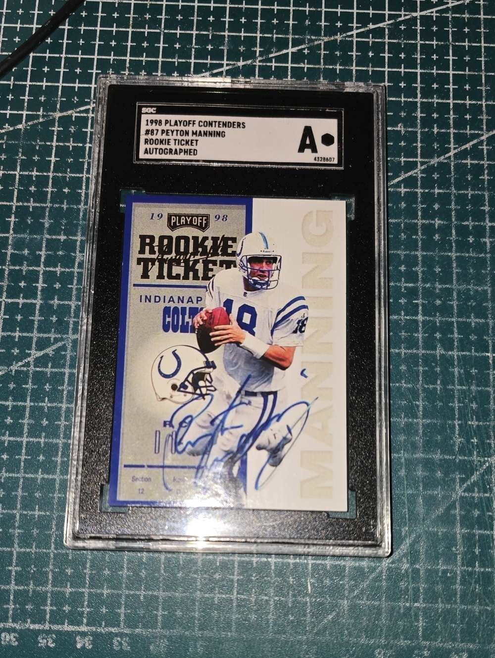 1998 Playoff Contenders Peyton Manning #87 SGC A (Authentic)